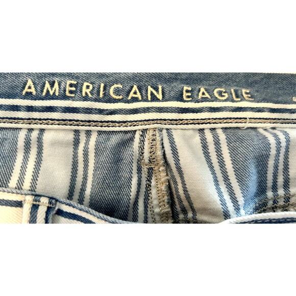 AMERICAN EAGLE Mom Style High Rise Blue/White Indigo Stripe 5‎ Pocket Jeans Sz 8 - Picture 3 of 8
